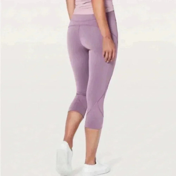 Lululemon - In Movement Crop*Everlux 19” (Smoked Mulberry) Size 6 - Picture 2 of 9